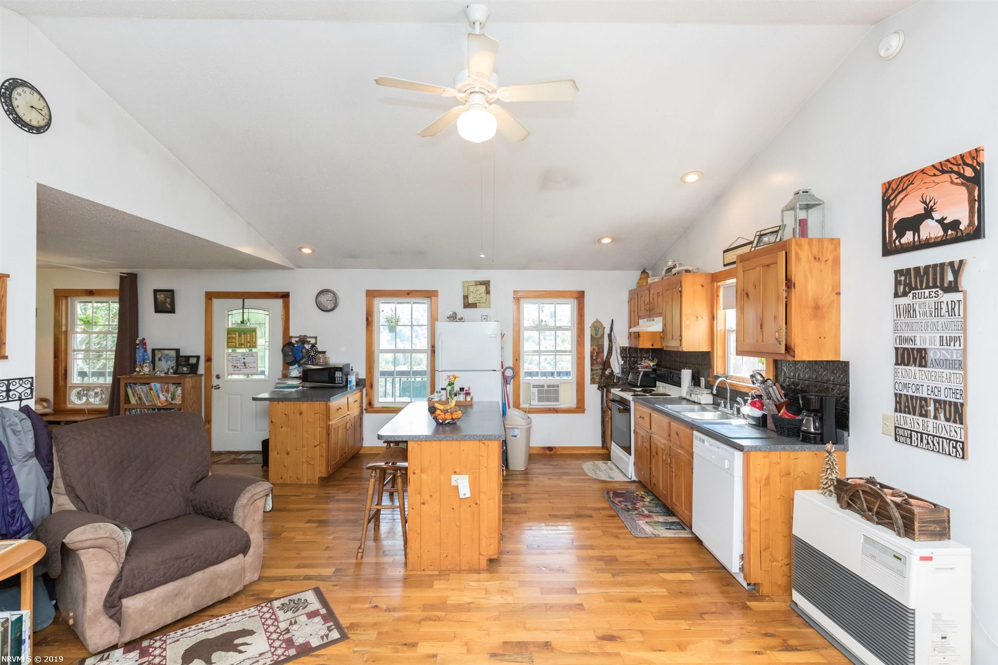 5305 Spring Valley Road, Unit 1 Elk Creek, VA 24326 - Photo 13 of 68 Gallery Image 13