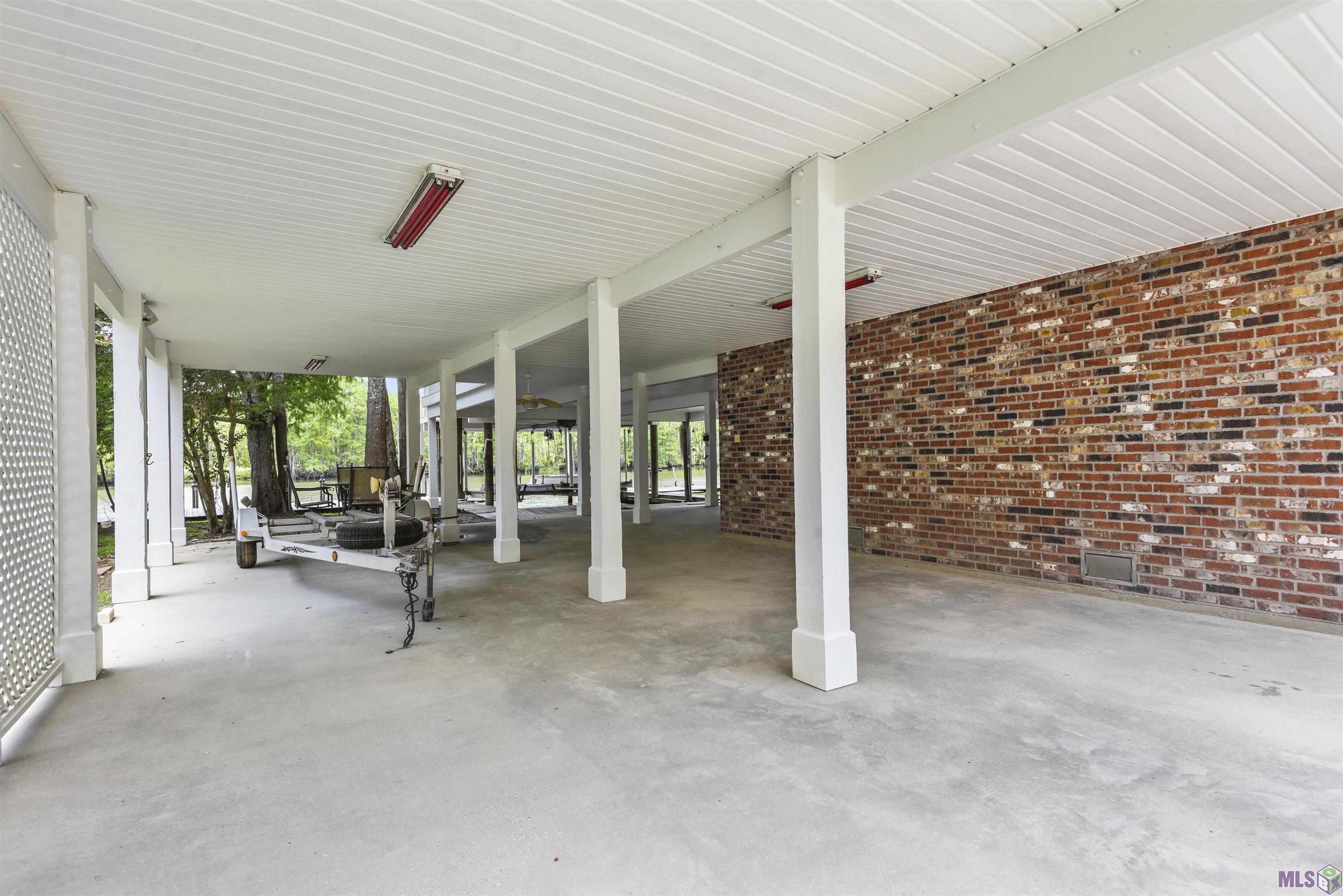 20765 Henry Road Springfield, LA 70462 - Photo 22 of 41 Gallery Image 22