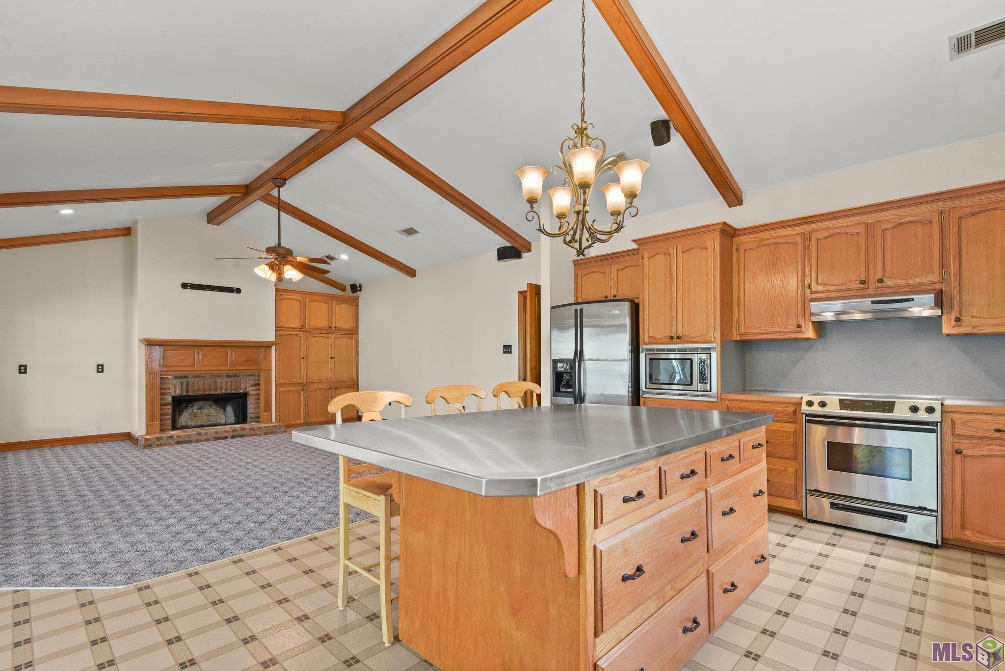 20765 Henry Road Springfield, LA 70462 - Photo 4 of 41 Gallery Image 4