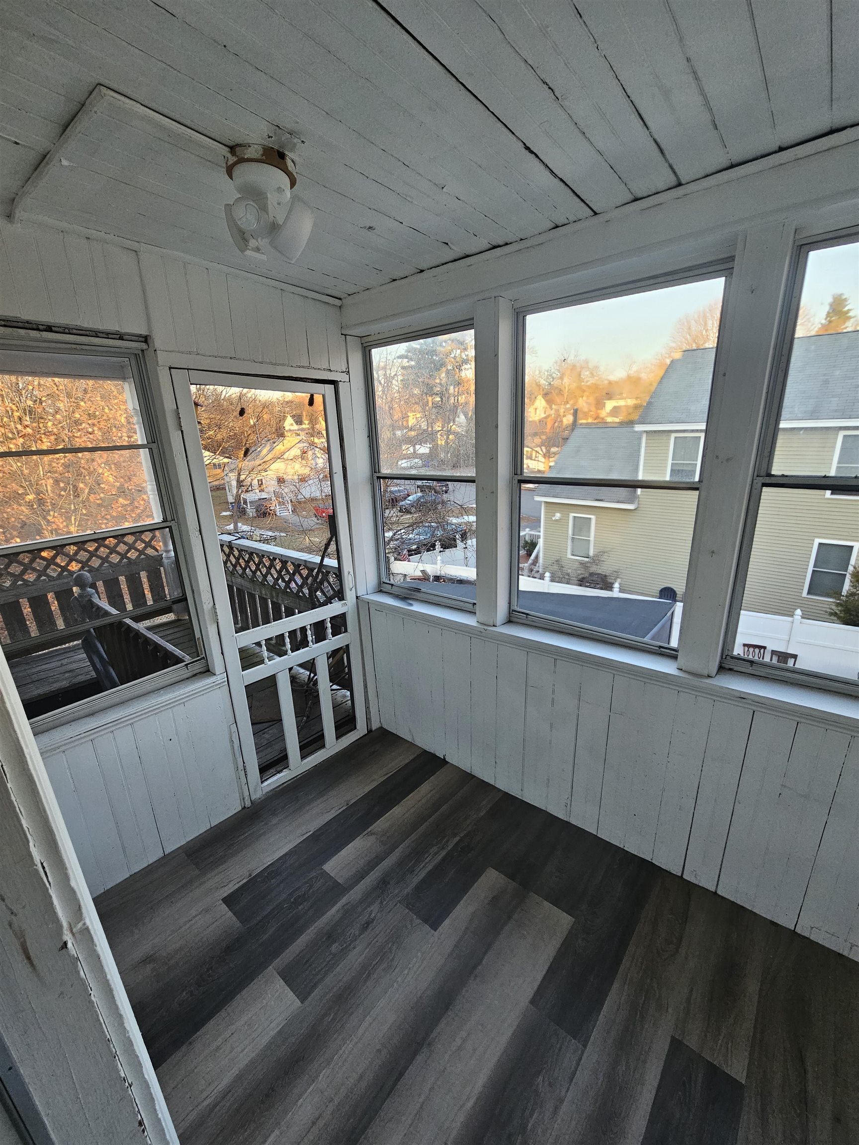 90 Oakland Avenue Manchester, NH 03109 - Photo 2 of 8