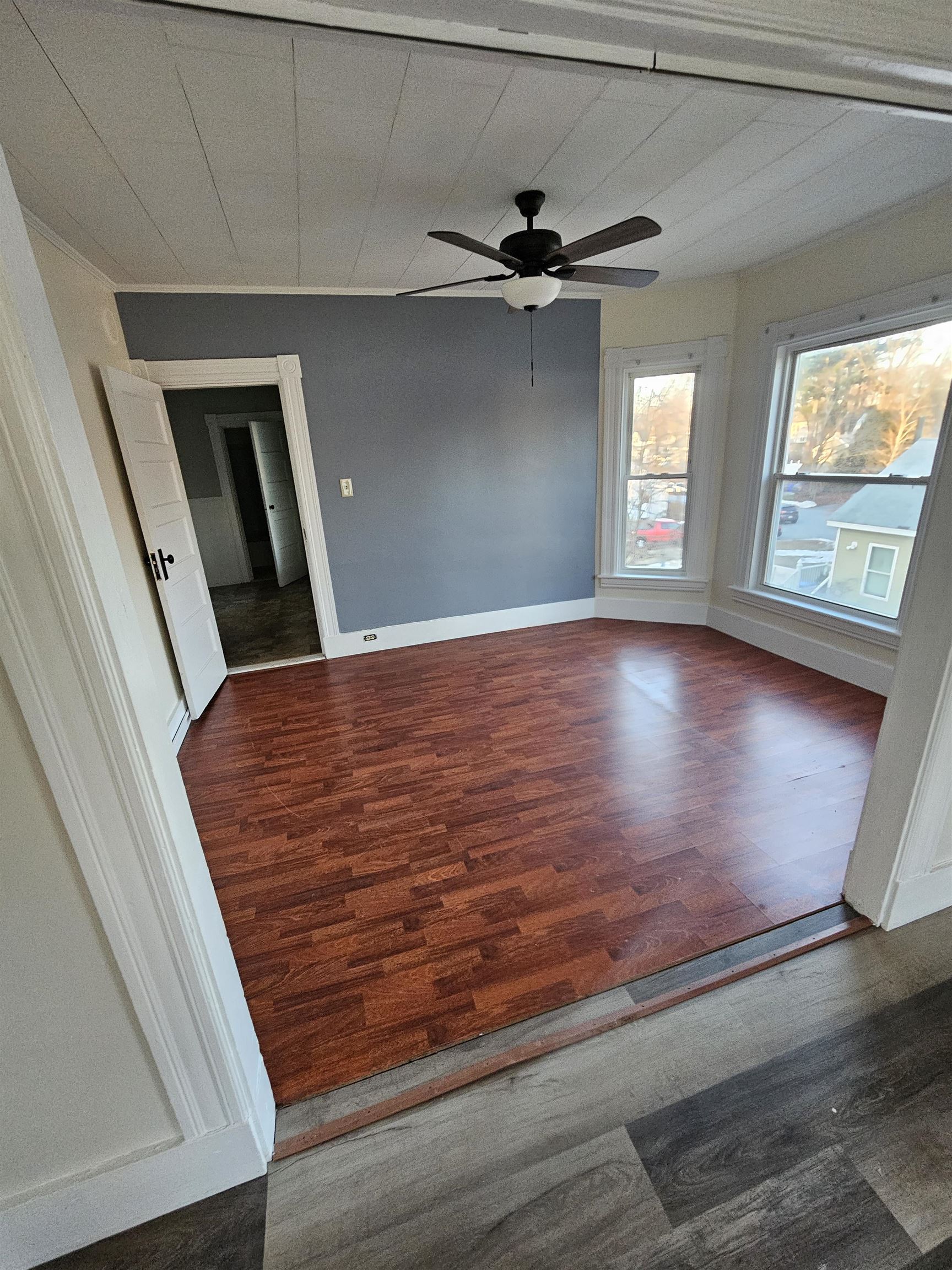 90 Oakland Avenue Manchester, NH 03109 - Photo 3 of 8