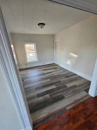 $1,950 | 90 Oakland Avenue, Manchester, NH 03109