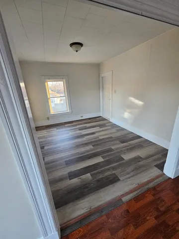 $1,950 | 90 Oakland Avenue, Manchester, NH 03109