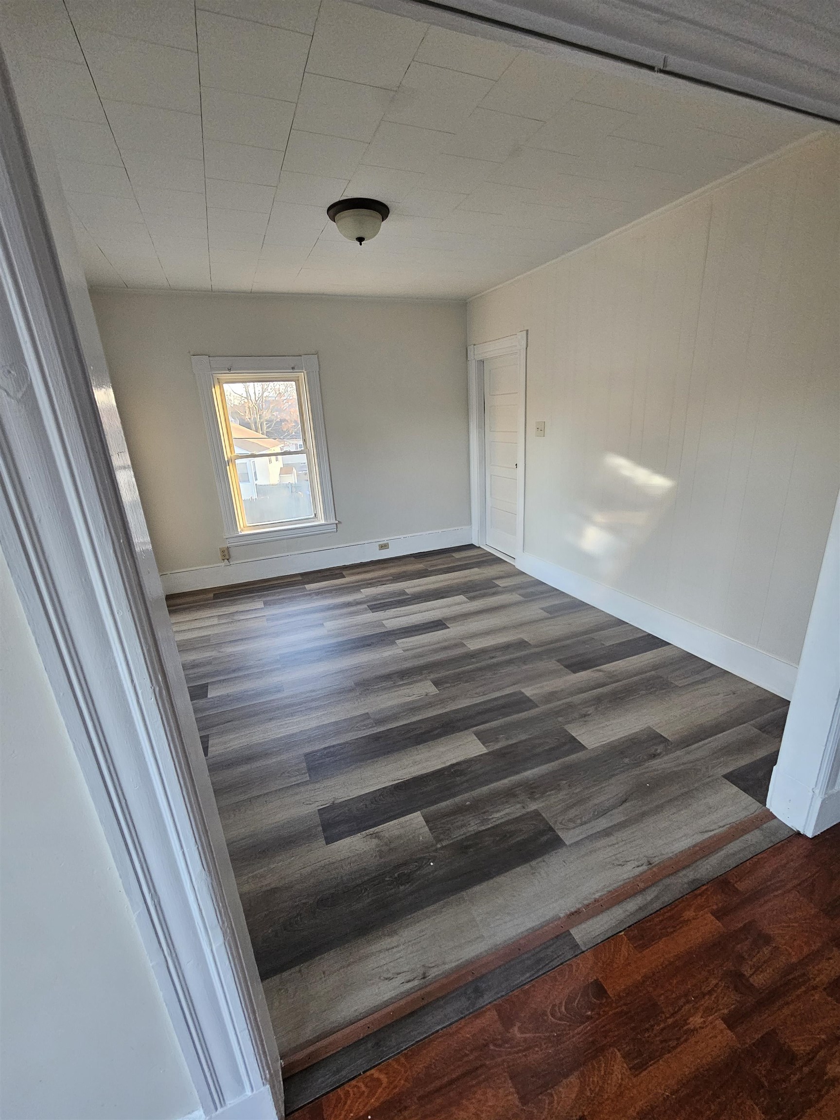 90 Oakland Avenue Manchester, NH 03109 - Photo 4 of 8