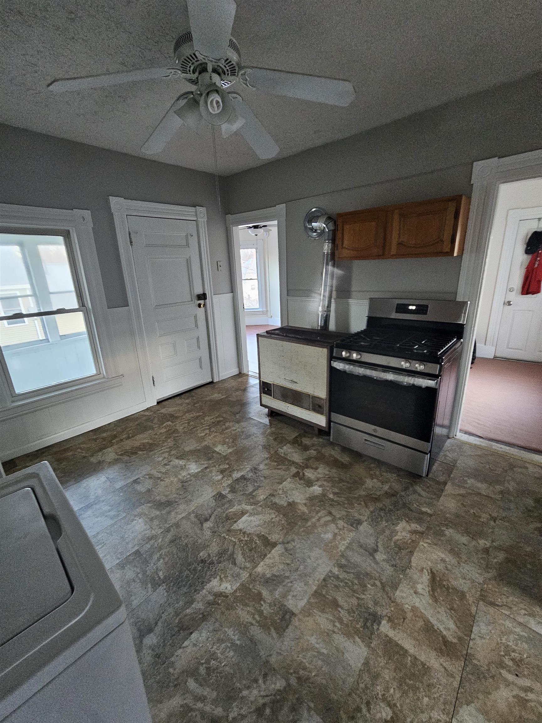 90 Oakland Avenue Manchester, NH 03109 - Photo 8 of 8