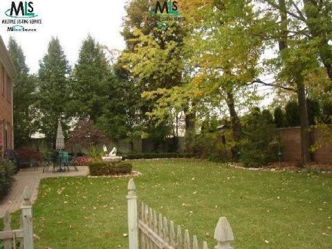 350 Lincoln Road Grosse Pointe, MI 48230 - Photo 10 of 11 841323-9.JPG