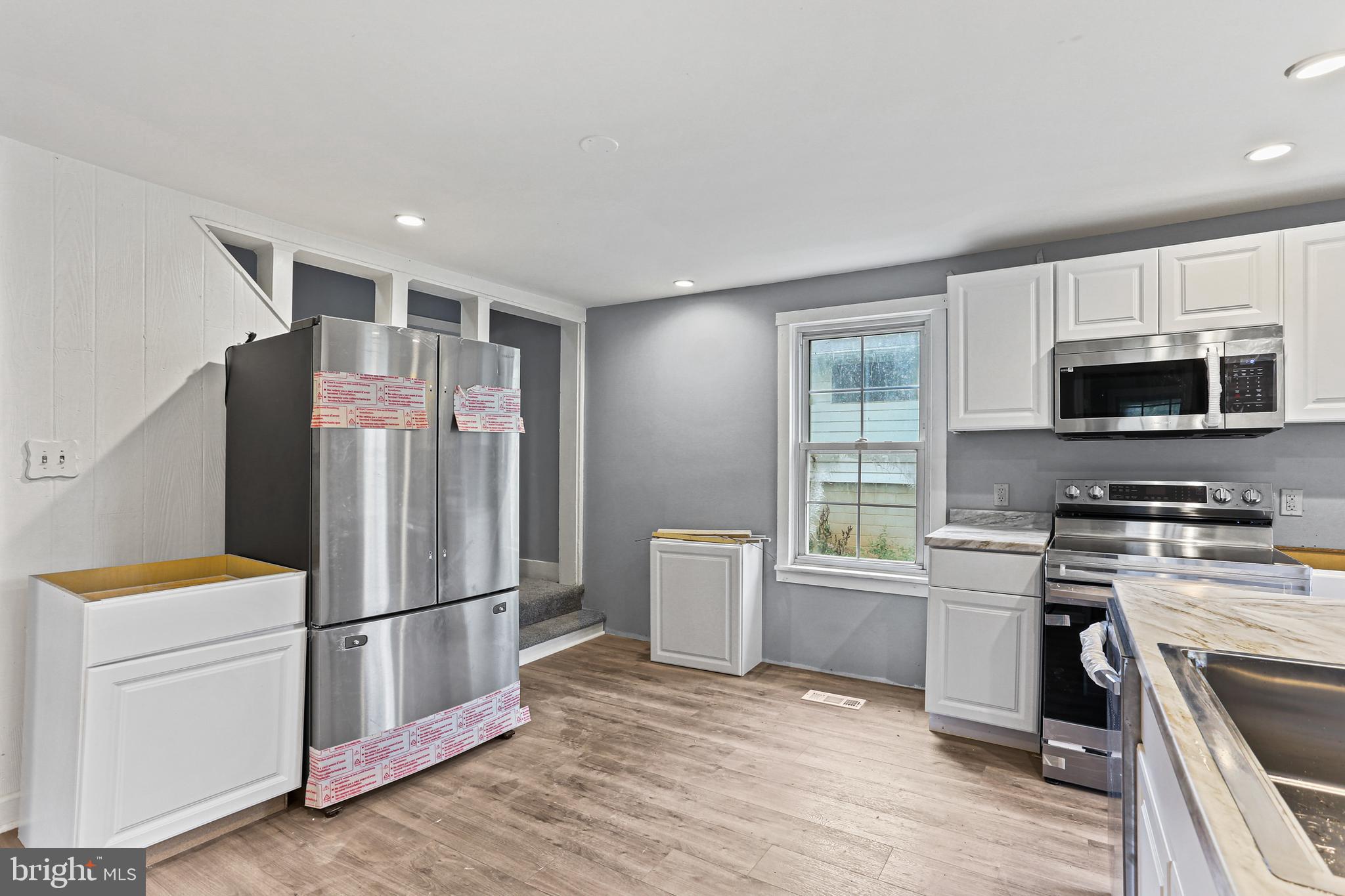 1316 Pleasant Valley Road Westminster, MD 21158 - Photo 6 of 14 Country Kitchen w/ Shaker Cabinets