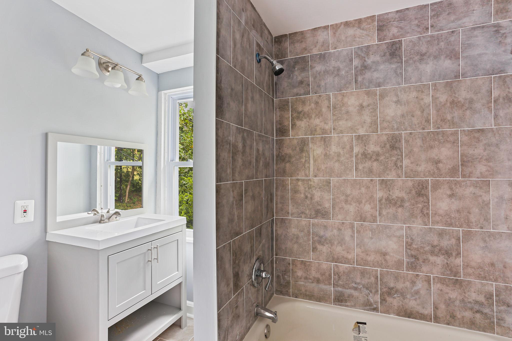 1316 Pleasant Valley Road Westminster, MD 21158 - Photo 10 of 14 Primary Bathroom w/ Tub Shower