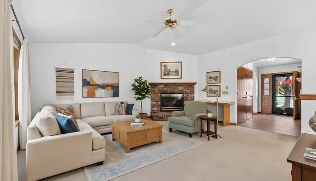 $400,000 | 2918 North Appleton Street, Appleton, WI 54911