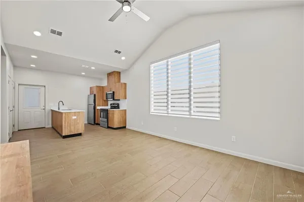 $1,100 | 600 Brito Lane, Unit 3, Weslaco, TX 78599