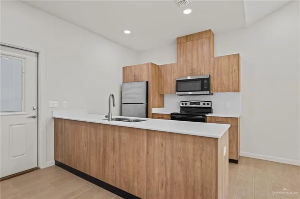 $1,100 | 600 Brito Lane, Unit 3, Weslaco, TX 78599