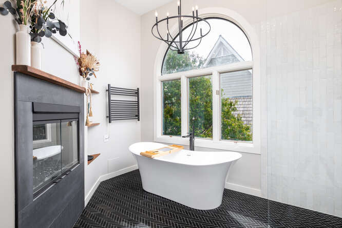 1530 White Eagle Drive Naperville, IL 60564 - Photo 25 of 43 a white bath tub sitting next to a window