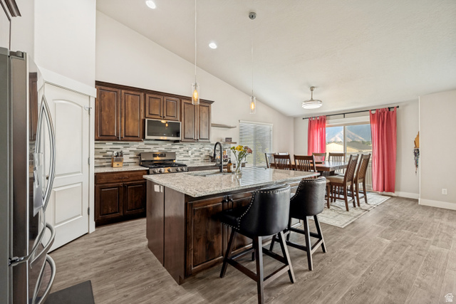 719 Shavey Lane Springville, UT 84663 - Photo 4 of 33