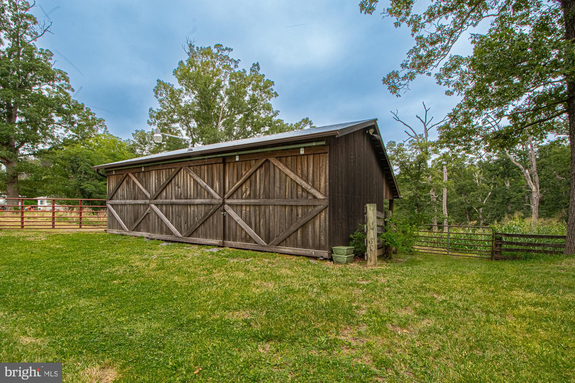 2180 Strasburg Road Front Royal, VA 22630 - Photo 3 of 90 Bank barn