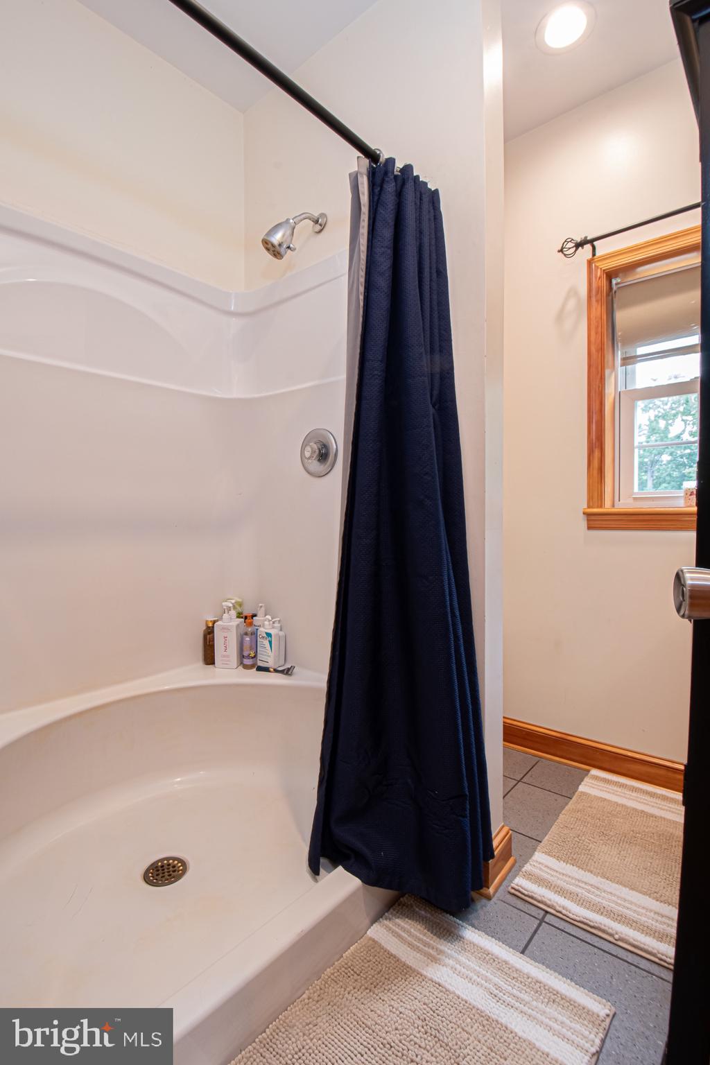 2180 Strasburg Road Front Royal, VA 22630 - Photo 37 of 90 Apartment full bath