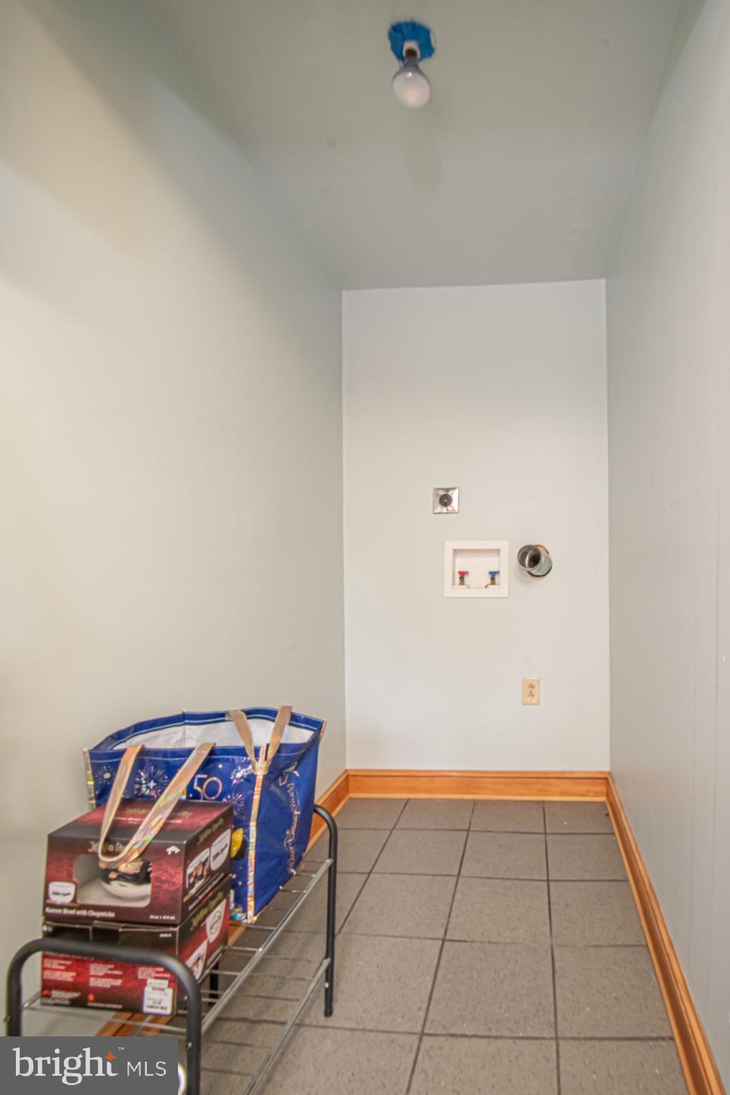 2180 Strasburg Road Front Royal, VA 22630 - Photo 41 of 90 Apartment laundry hookup