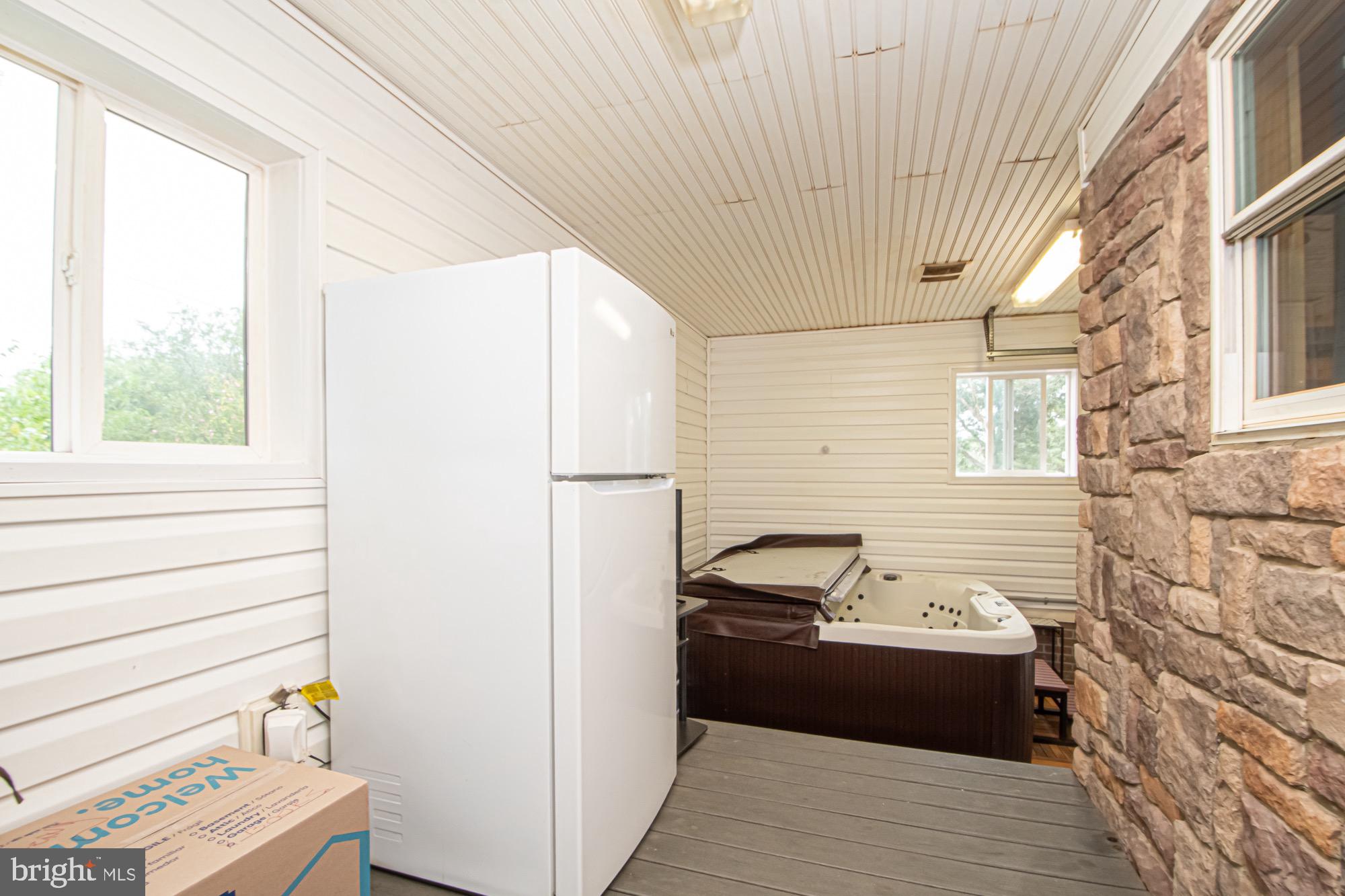 2180 Strasburg Road Front Royal, VA 22630 - Photo 72 of 90 Hot tub room