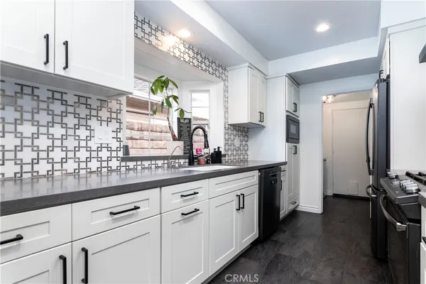 $1,199,999 | 10037 Sunnybrae Avenue, Chatsworth, CA 91311