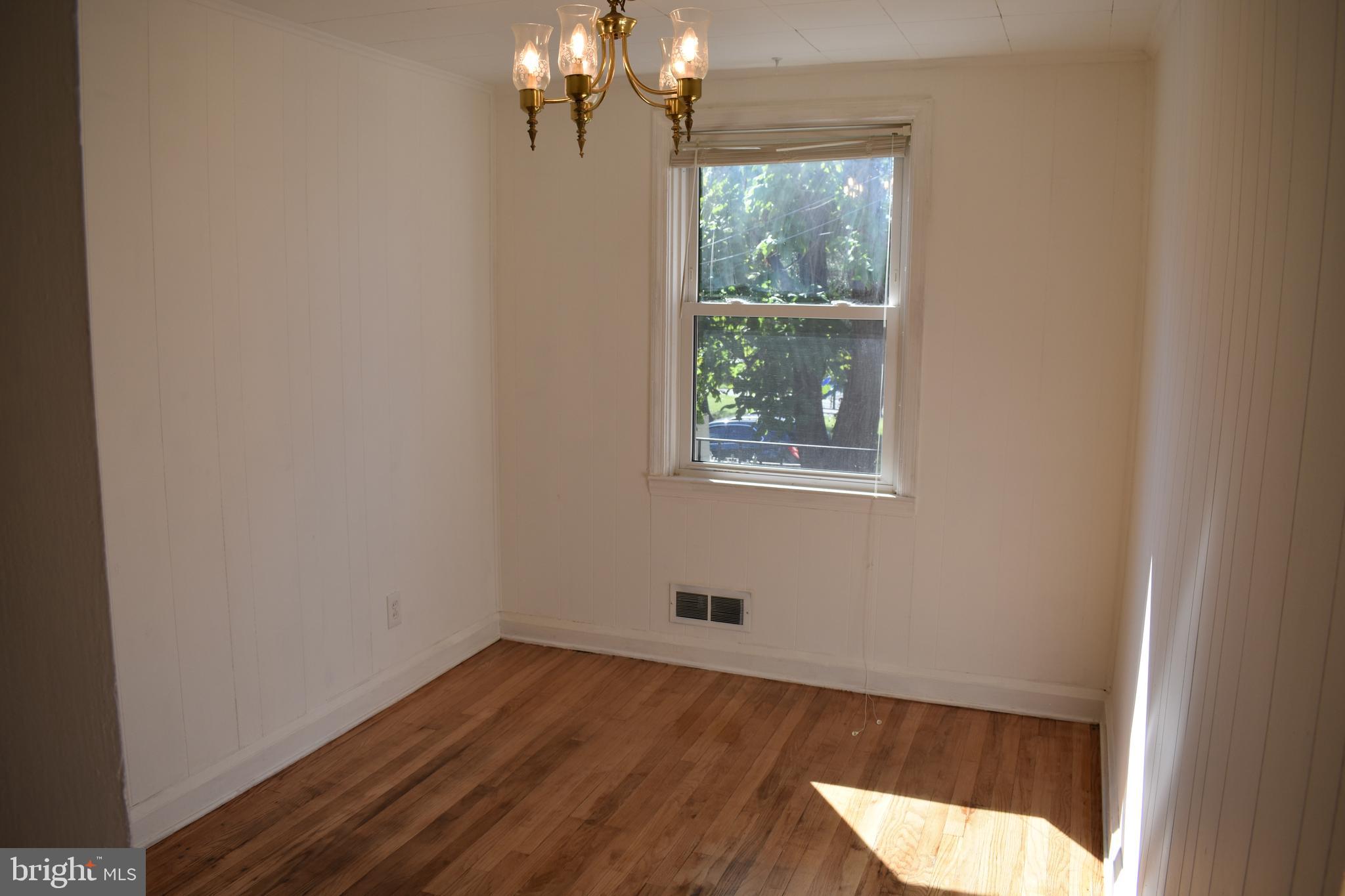4341 Eldone Road Baltimore, MD 21229 - Photo 3 of 15