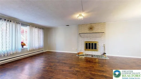 $2,700 | 324 Wolf Drive, Allentown, PA 18104