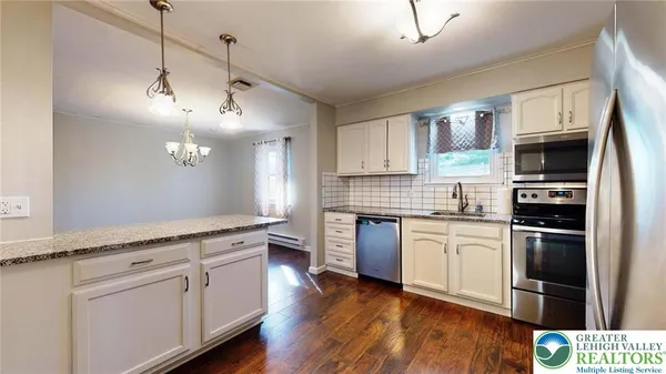 $2,700 | 324 Wolf Drive, Allentown, PA 18104