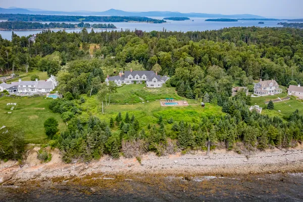 $5,750,000 | 866 Pendleton Point Road, Islesboro, ME 04848