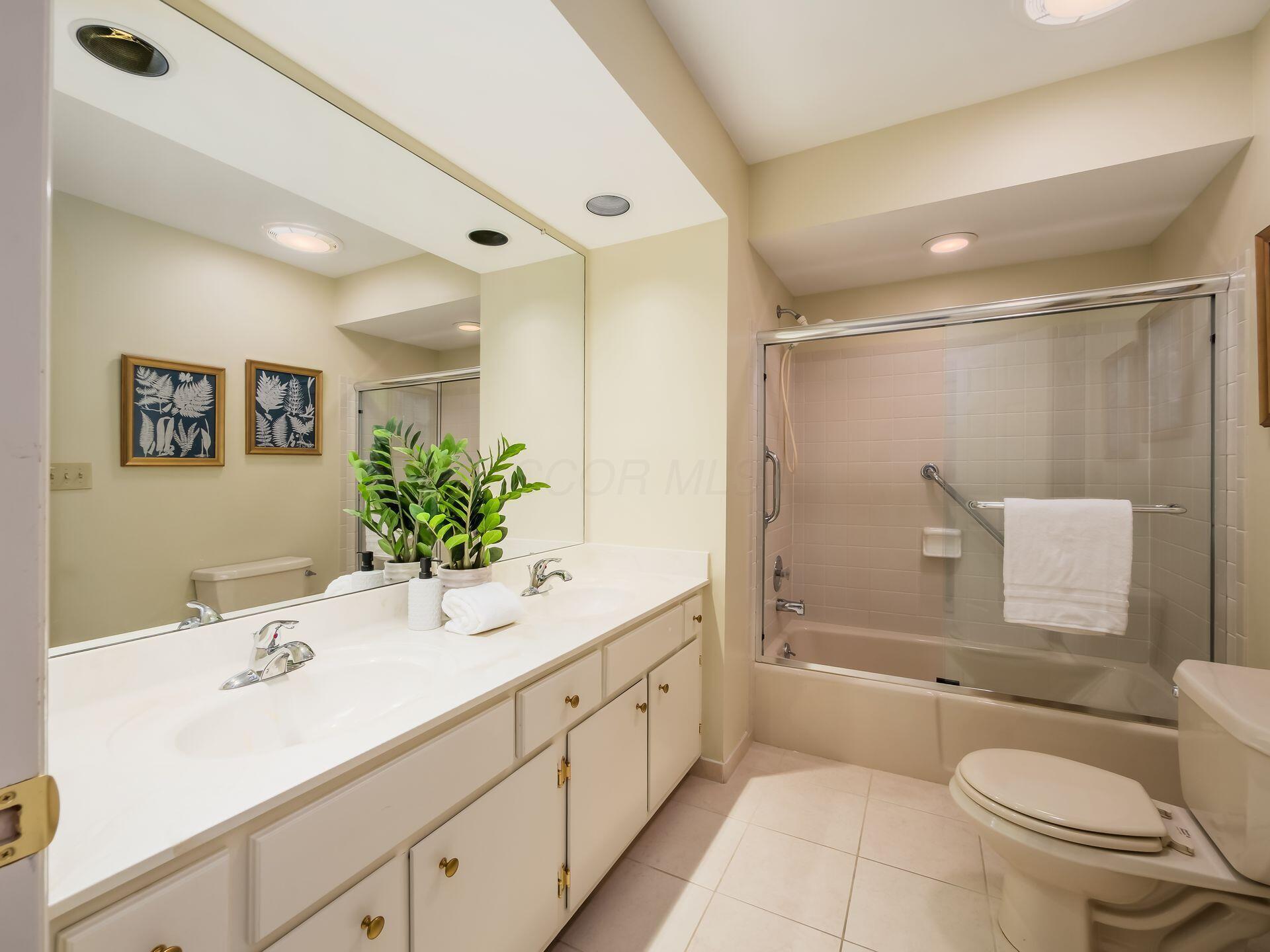 2310 Sandover Road Columbus, OH 43220 - Photo 35 of 55 Hall Bathroom