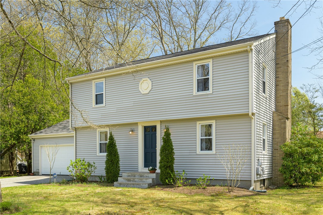 4 Beaver Road Barrington, RI 02806 - Photo 2 of 18