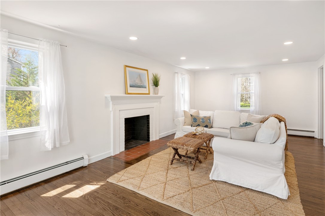 4 Beaver Road Barrington, RI 02806 - Photo 5 of 18