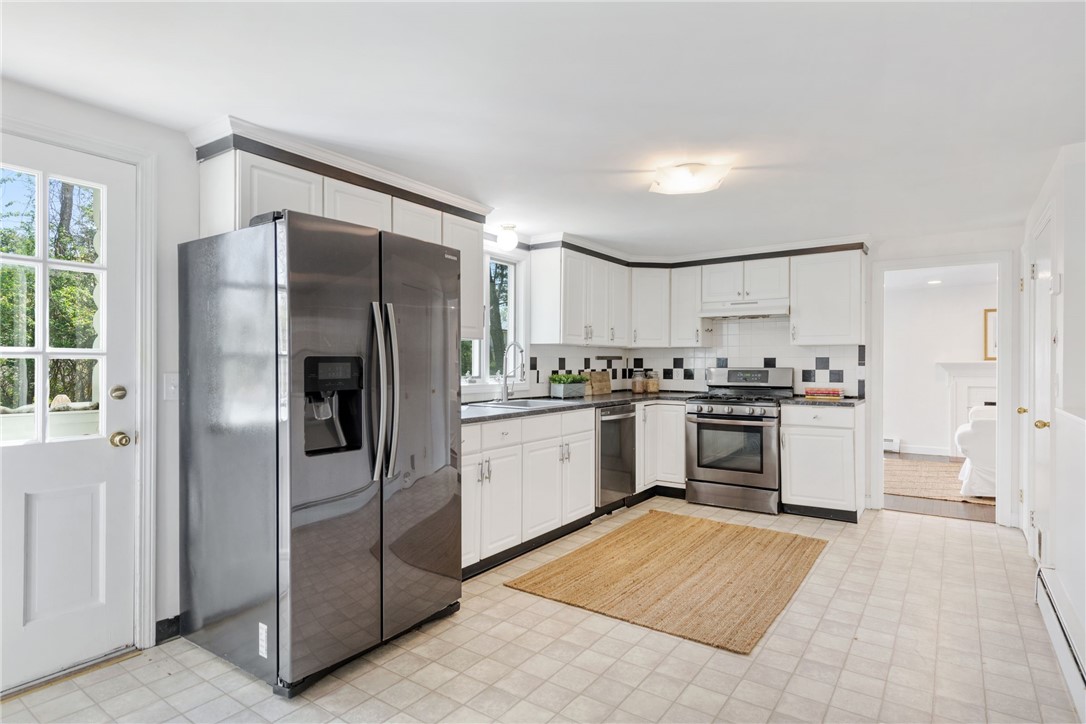 4 Beaver Road Barrington, RI 02806 - Photo 6 of 18