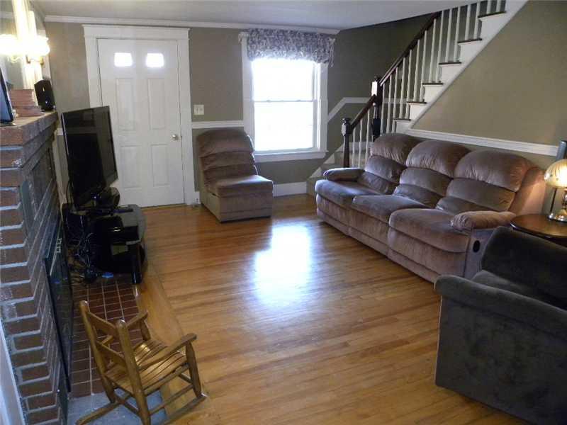 1007 Hotel Road Auburn, ME 04210 - Photo 6 of 20 Living Room.