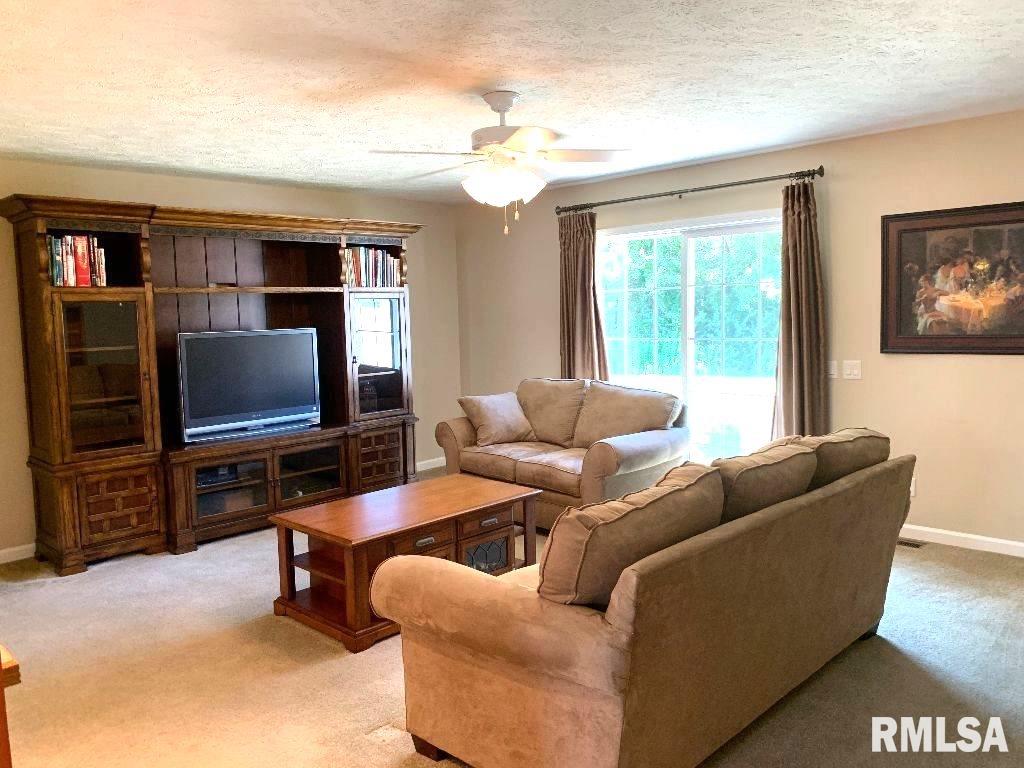 2800 Vía Rosso, Unit 21 Springfield, IL 62703 - Photo 15 of 36