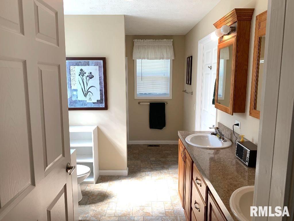 2800 Vía Rosso, Unit 21 Springfield, IL 62703 - Photo 32 of 36