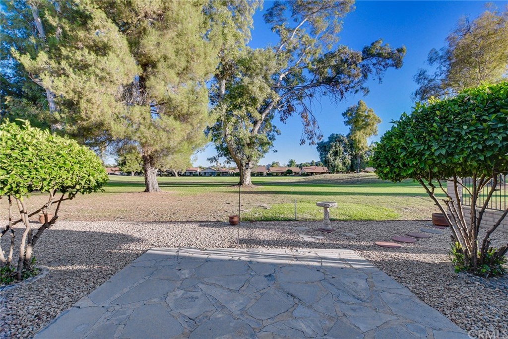 1925 Silver Oak Way Hemet, CA 92545 - Photo 31 of 32