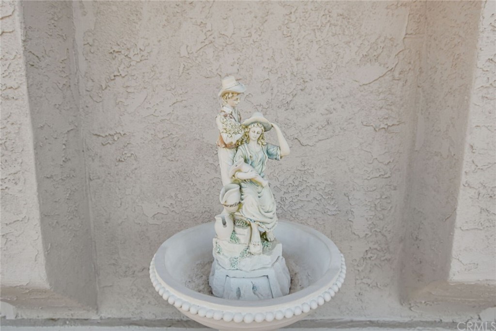 1925 Silver Oak Way Hemet, CA 92545 - Photo 4 of 32