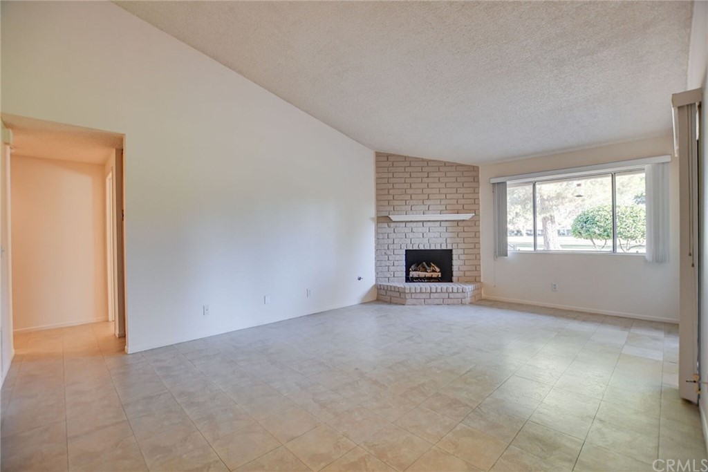 1925 Silver Oak Way Hemet, CA 92545 - Photo 7 of 32