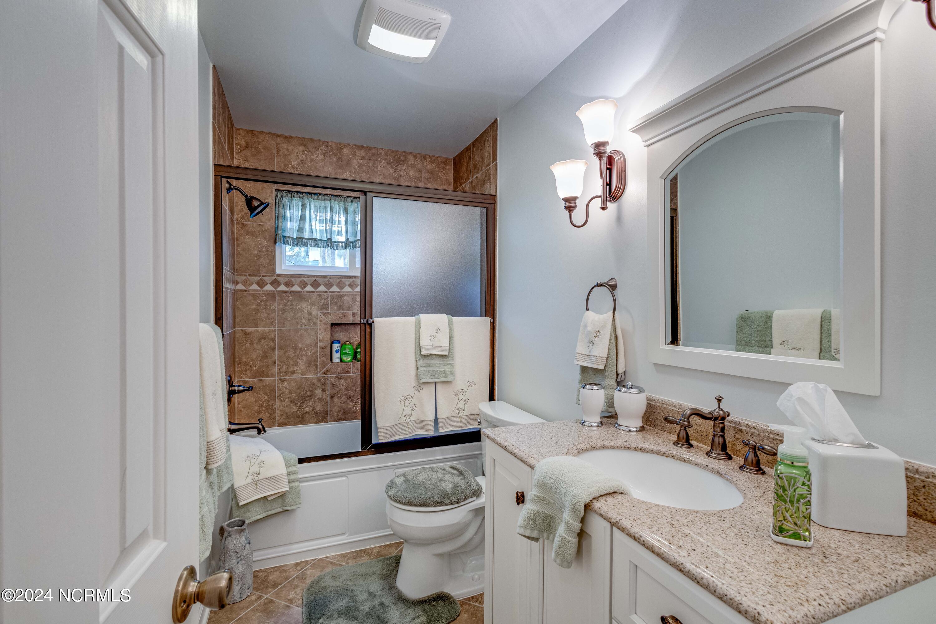 106 Raccoon Run Washington, NC 27889 - Photo 43 of 44 hall bath 1
