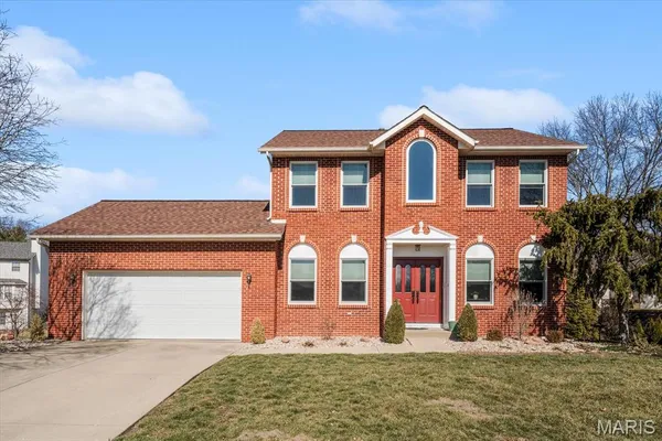$349,900 | 919 Auburn Court, Fairview Heights, IL 62208