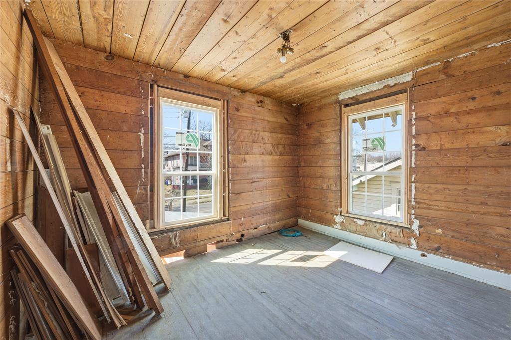 707 North 15th Street Waco, TX 76707 - Photo 12 of 25 Upstairs room