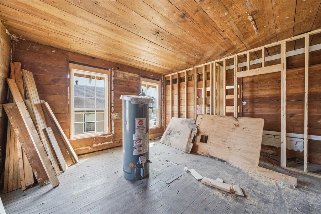 707 North 15th Street Waco, TX 76707 - Photo 16 of 25 Upstairs room