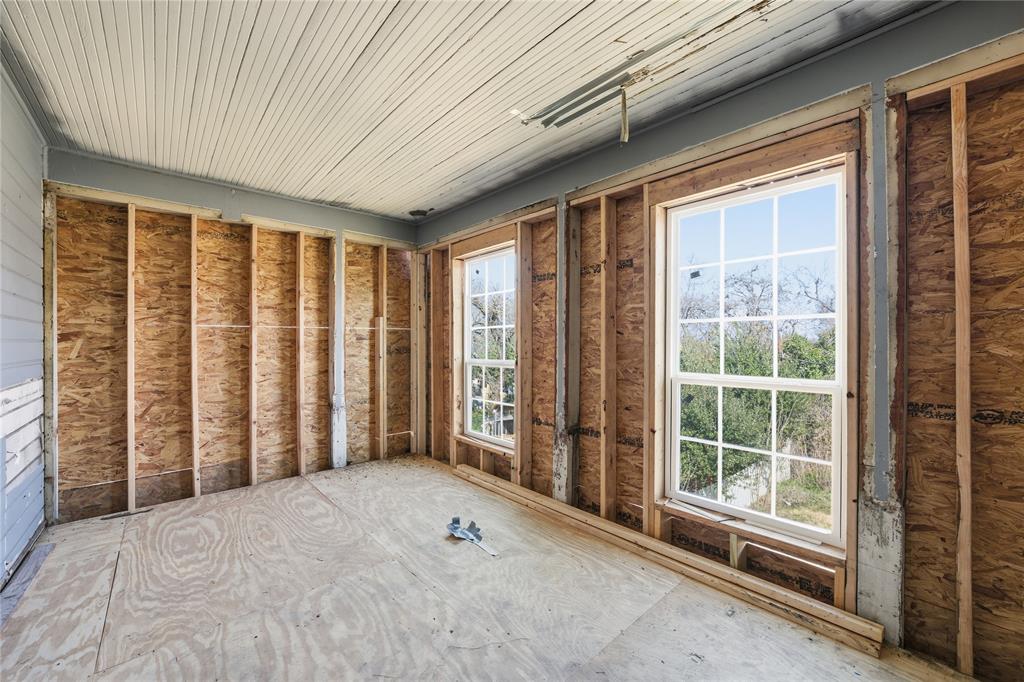 707 North 15th Street Waco, TX 76707 - Photo 19 of 25 Upstairs backroom