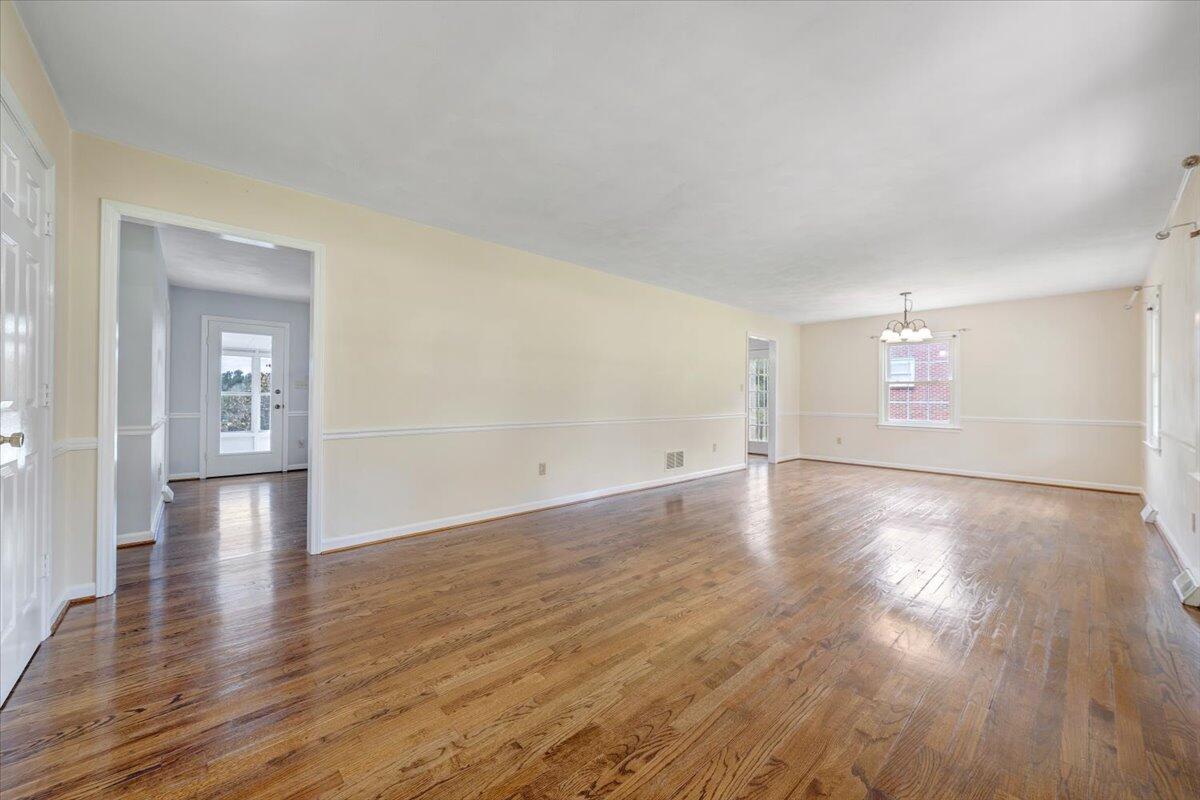 75 McIntosh Road Roanoke, VA 24019 - Photo 4 of 56 04-MIB07101