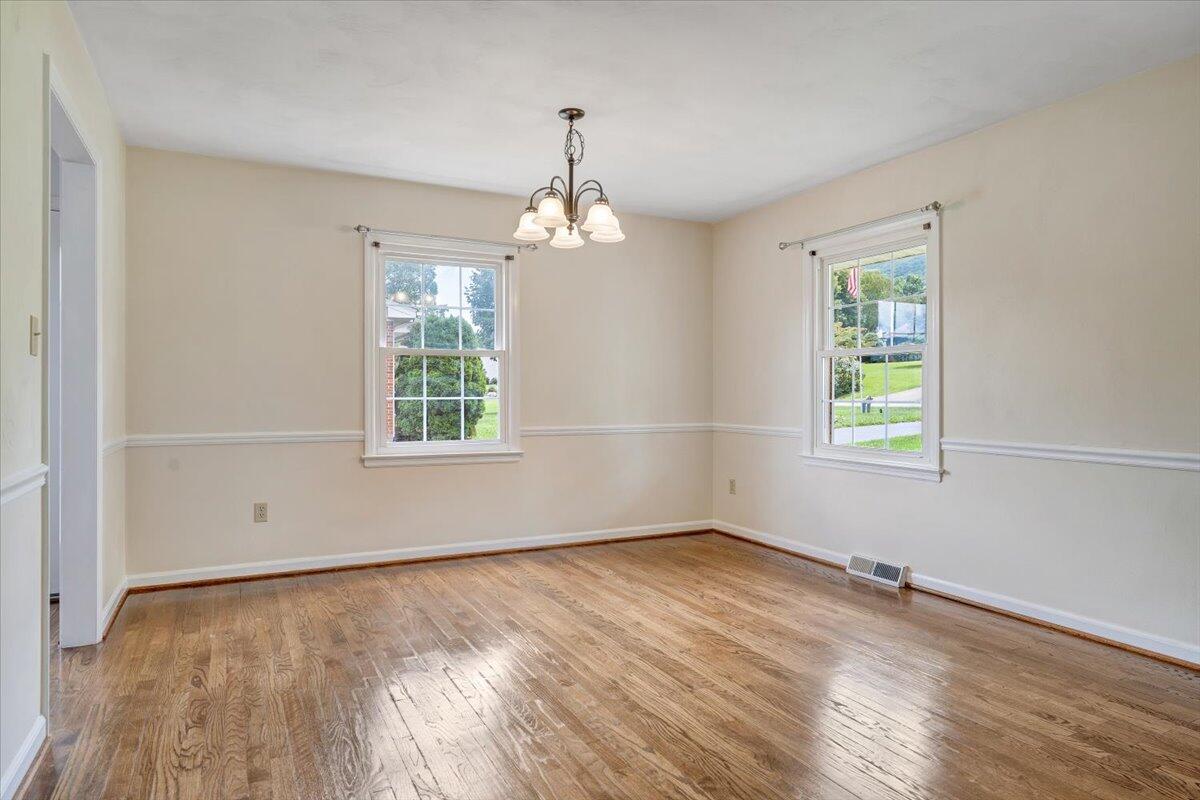 75 McIntosh Road Roanoke, VA 24019 - Photo 7 of 56 07-MIB07110