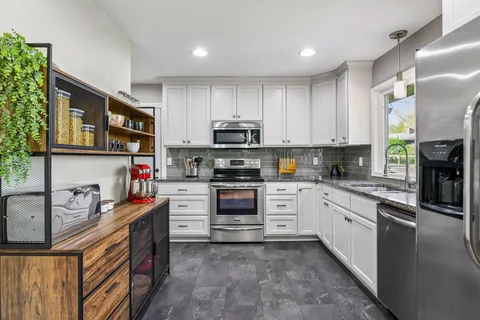 $486,220 | 3825 Saratoga Lane North, Minneapolis, MN 55441