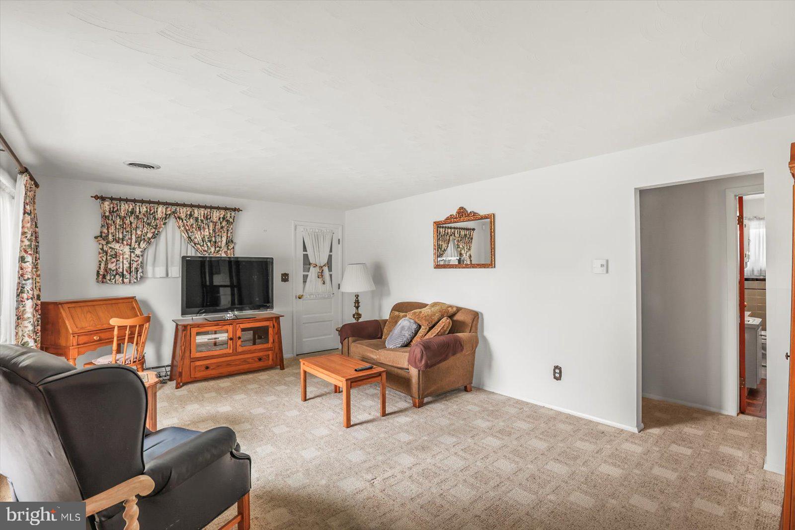 5280 Board Road Mount Wolf, PA 17347 - Photo 5 of 38 Gallery Image 5