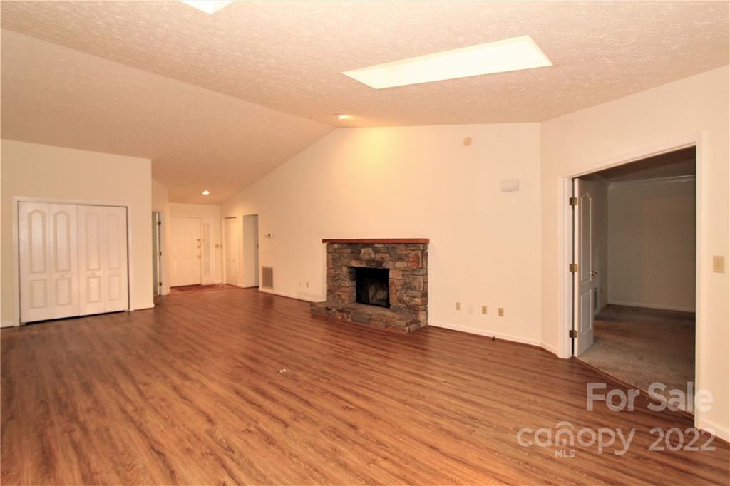 929 Kanuga Road Hendersonville, NC 28739 - Photo 3 of 23 Gallery Image 3