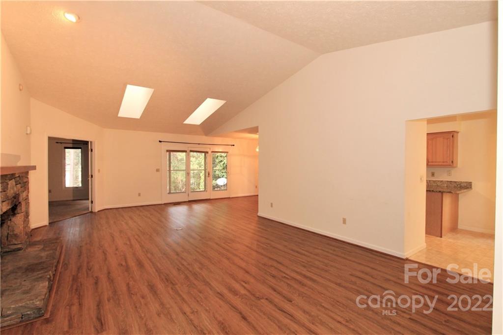 929 Kanuga Road Hendersonville, NC 28739 - Photo 4 of 23 Gallery Image 4