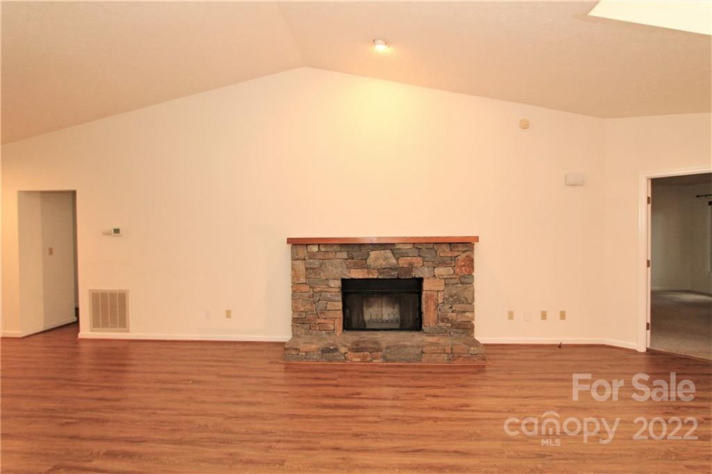929 Kanuga Road Hendersonville, NC 28739 - Photo 6 of 23 Gallery Image 6