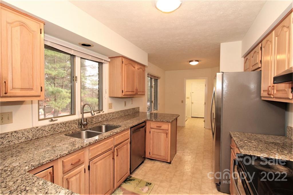 929 Kanuga Road Hendersonville, NC 28739 - Photo 9 of 23 Gallery Image 9