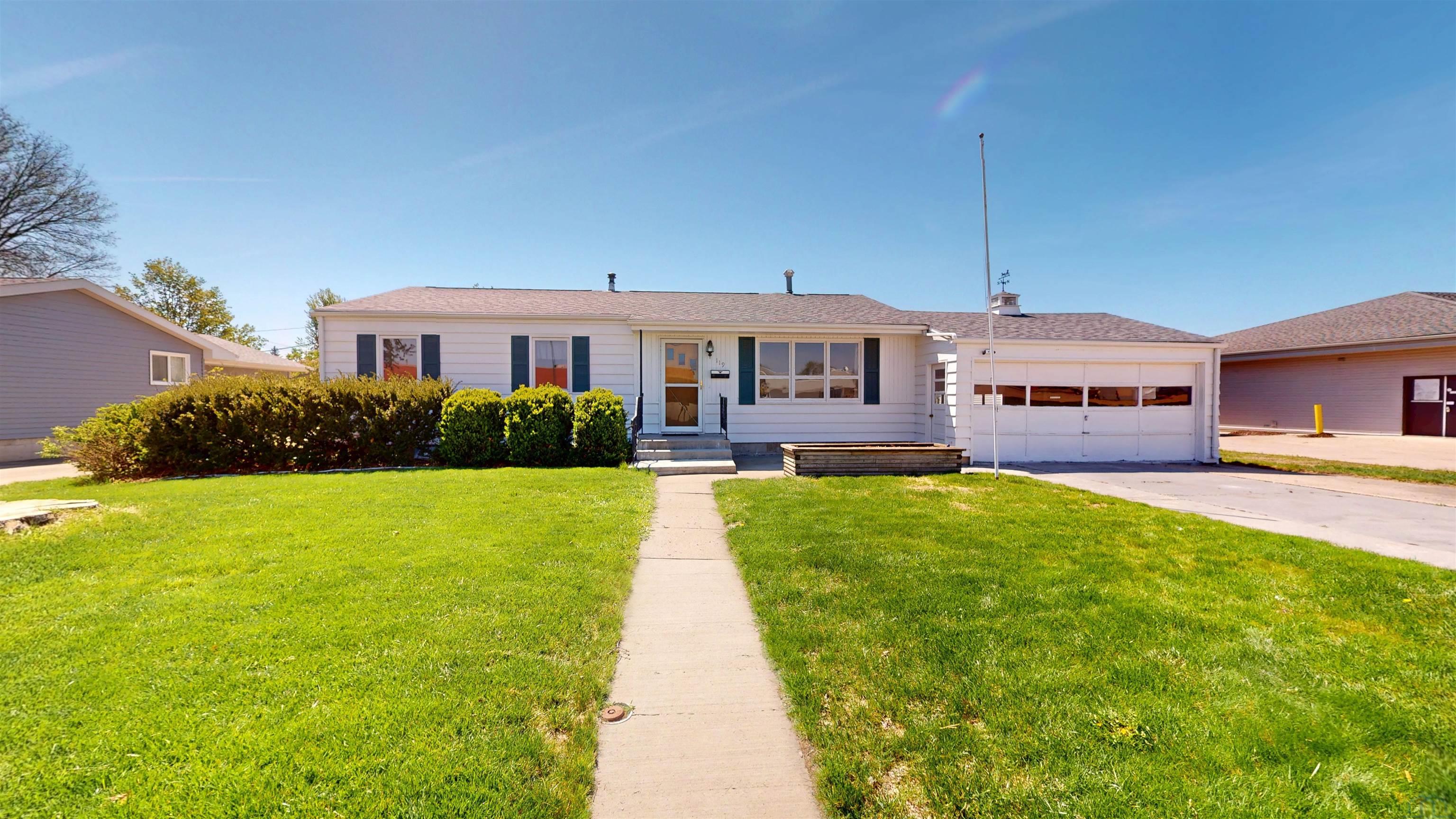 119 East Ridgeview Drive Cherokee, IA 51012 - Photo 1 of 50 Gallery Image 1